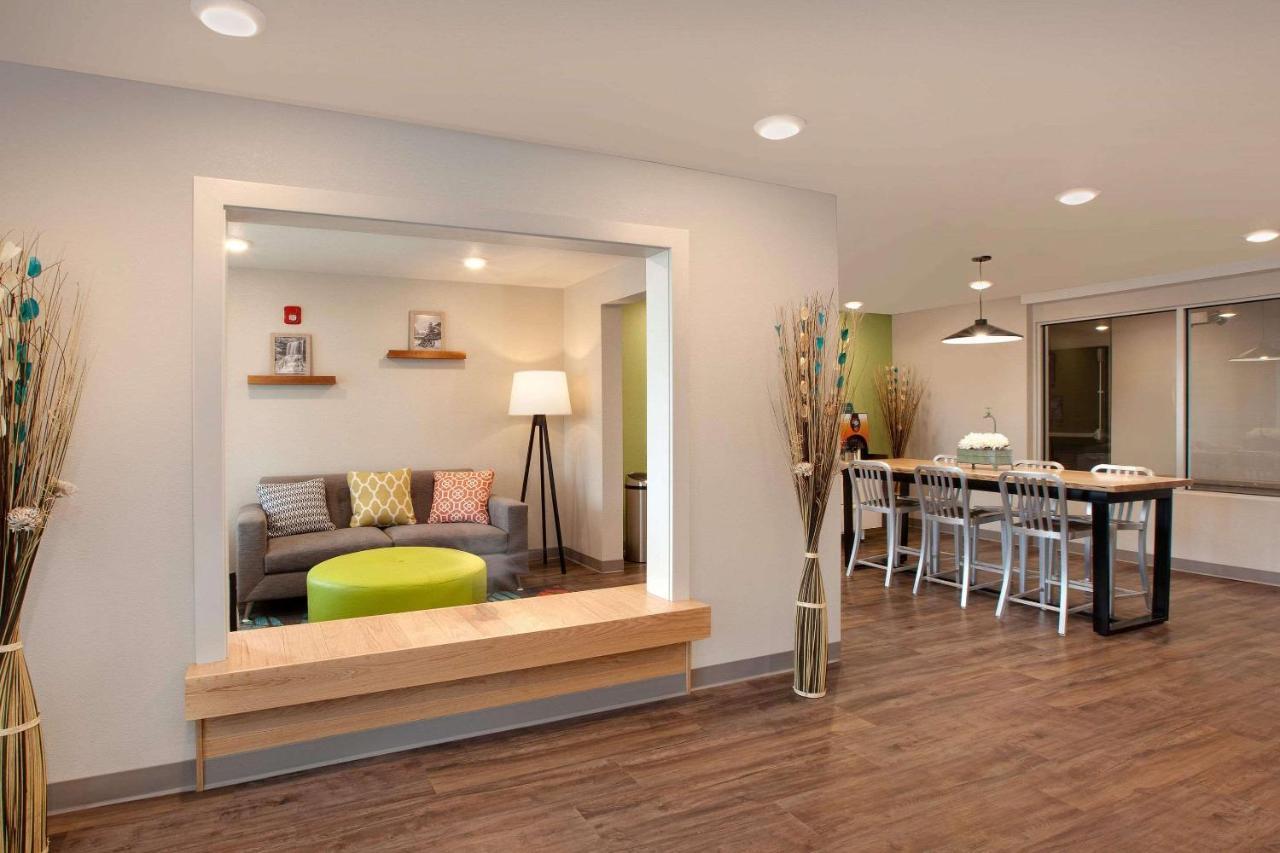 Woodspring Quantico 3*